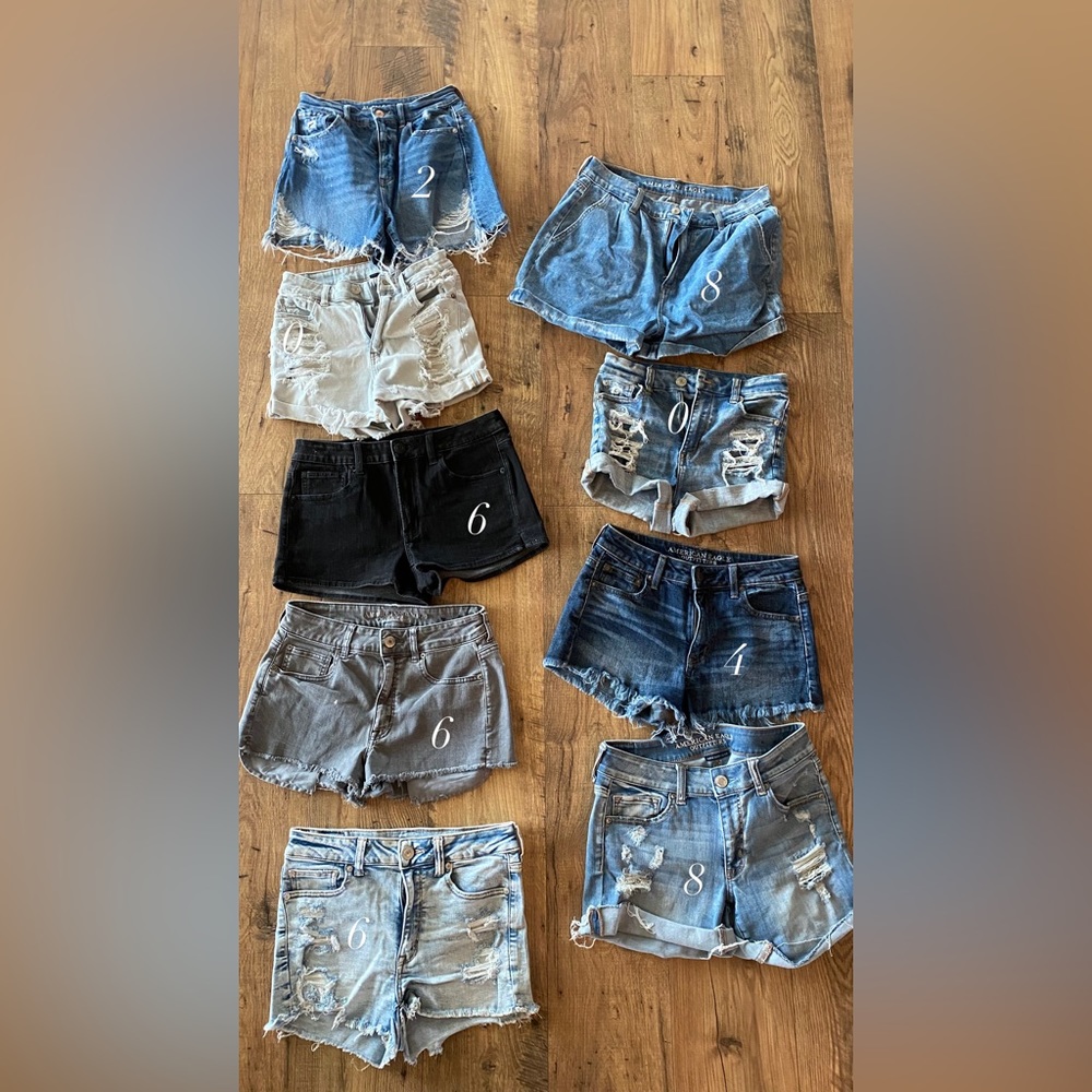 American Eagle Jeans bundle. Various sizes printed on the picture photo